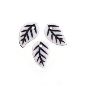 *DB-1106-9108 - Pendentif de Plastique Feuille 9X14MM Blanc Ligné Noir 1 Boîte (App. 180pcs) *DB-1106-9108,Pendentifs,En lots uniques,Pendentif,Plastique,Plastique,9X14MM,Feuille,Blanc,Centre Noir,Chine,Dollar Bead,1 Boîte,(App. 180pcs),montreal, quebec, canada, beads, wholesale